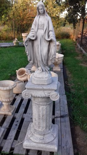  Бетонна свещена фигура на Дева Мария