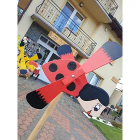    ВЯТЪРНА МЕЛНИЦА дървена градина плаши BIEDRONKA