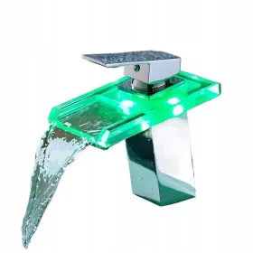   Свободностоящ хромиран кран за мивка