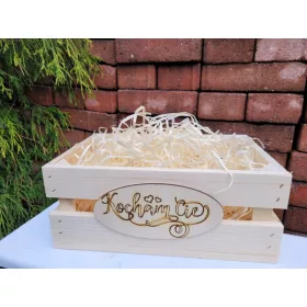    Дървена кутия, изпечена с гравиране