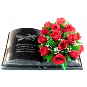  Книга с композиция от червени рози в черна пластмасова саксия