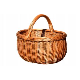    Многоцветна плетена пазарска кошница