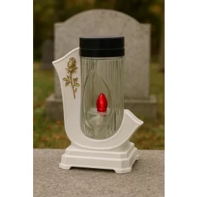   Соларен Фенер с Ефект на Пламък - Модерен и Екологичен Избор