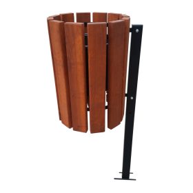   Кошче за боклук в парка за градина